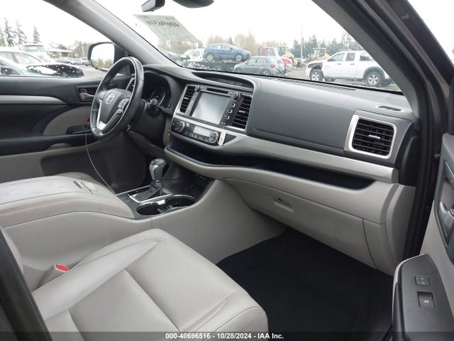 Toyota Highlander Xle 2019 5TDJZRFH3KS588603 Image 5