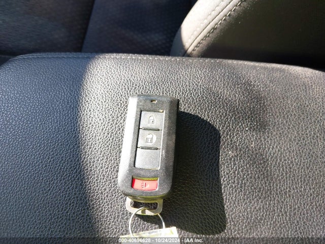 Mitsubishi Outlander Se 2016 JA4AD3A32GZ011665 Image 11