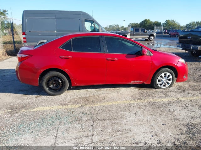 Toyota COROLLA LE 2018 5YFBURHE1JP759622 Image 13