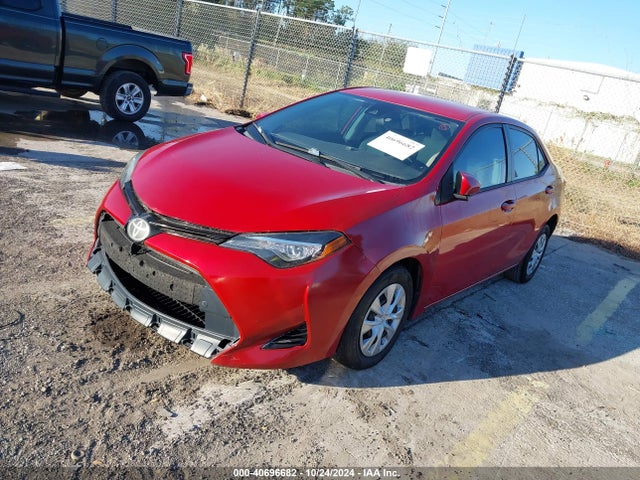 Toyota COROLLA LE 2018 5YFBURHE1JP759622 Image 2
