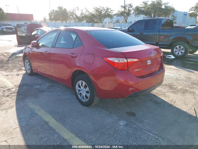 Toyota COROLLA LE 2018 5YFBURHE1JP759622 Image 3