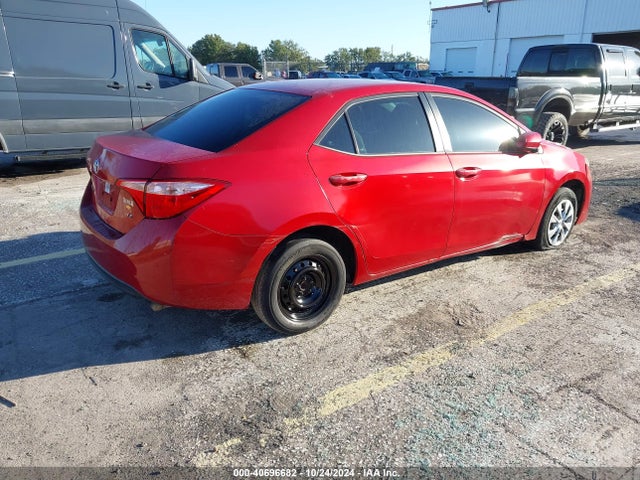 Toyota COROLLA LE 2018 5YFBURHE1JP759622 Image 4