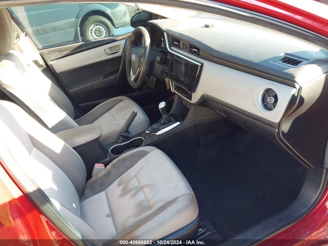 Toyota COROLLA LE 2018 5YFBURHE1JP759622 Image 5