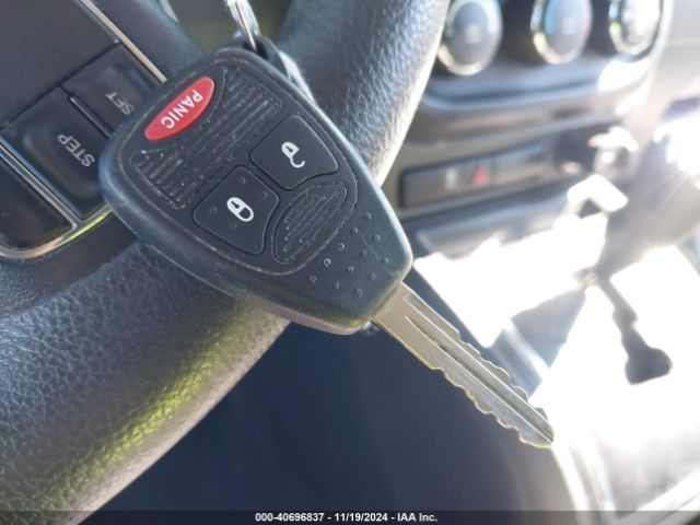 1C4NJPBA8FD325398 Jeep Patriot Sport