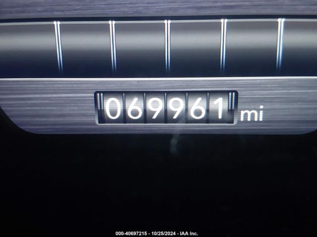 1C6RREJT9KN609569 RAM 1500 Laramie  4x2 5'7 Box