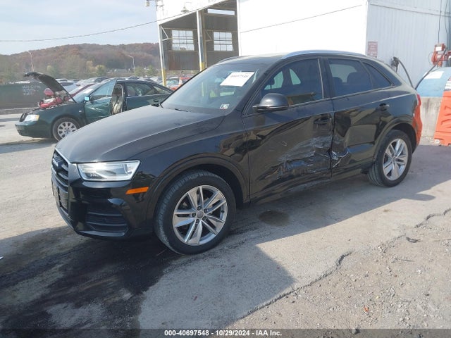 WA1ECCFS2HR005080 Audi Q3 2.0t Premium