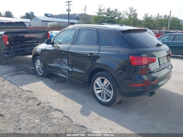 WA1ECCFS2HR005080 Audi Q3 2.0t Premium