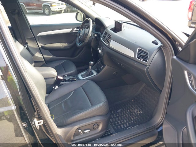 WA1ECCFS2HR005080 Audi Q3 2.0t Premium