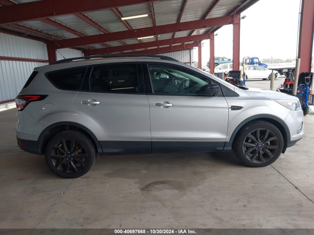 Ford ESCAPE SE 2018 1FMCU0GDXJUB17343 Image 13