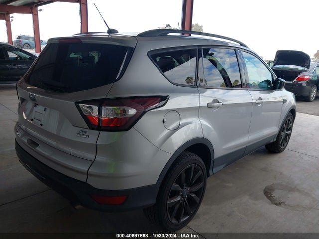 Ford ESCAPE SE 2018 1FMCU0GDXJUB17343 Image 4