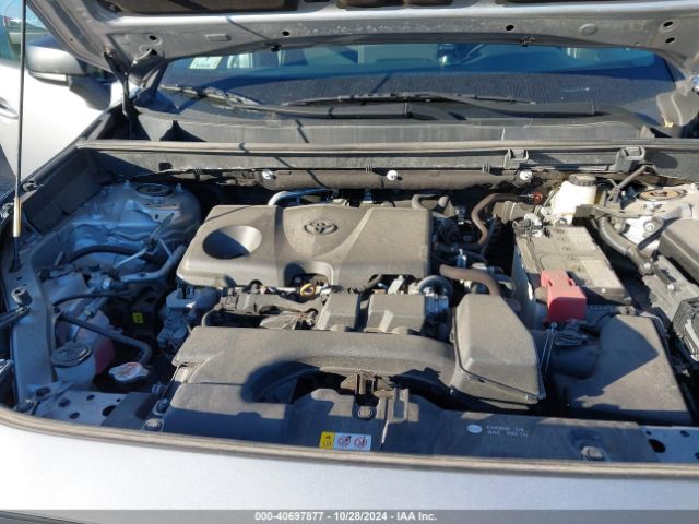 2T3F1RFV0NC257131 Toyota RAV4 LE