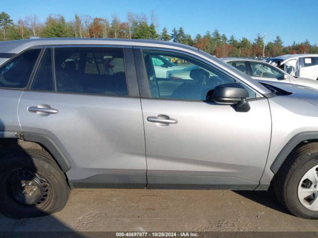 2T3F1RFV0NC257131 Toyota RAV4 LE