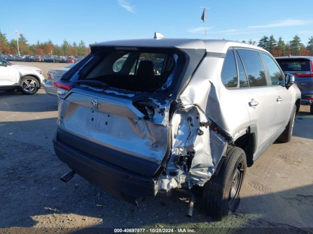 2T3F1RFV0NC257131 Toyota RAV4 LE