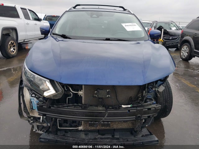 JN1BJ1CV6NW351831 Nissan Rogue Sport Sl Fwd Xtronic Cvt