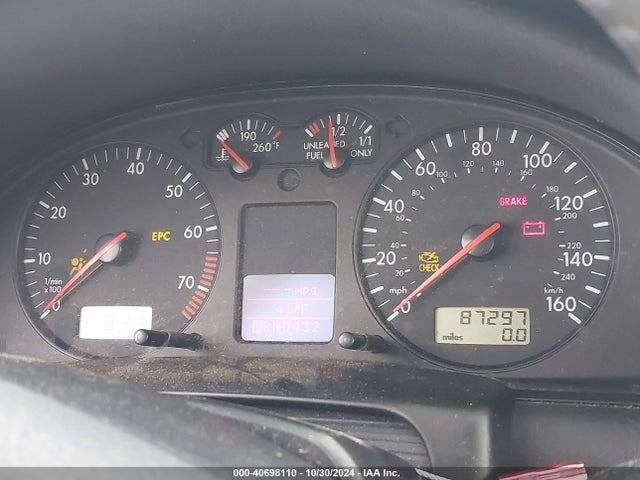 40698110 :رقم المزاد ، WVWWH23B1YE390875 vin ، 2000 Volkswagen Passat Glx مزاد بيع