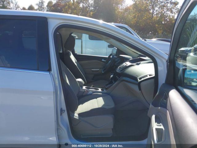 1FMCU0GX1EUB05730 Ford ESCAPE SE