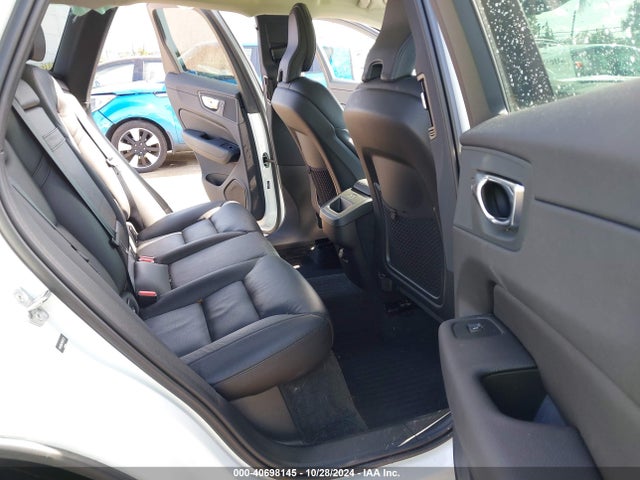 YV4102RK7M1742722 Volvo Xc60 Momentum