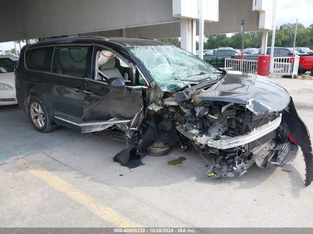 Chrysler Pacifica Touring L 2018 2C4RC1BG9JR126637 Image 1