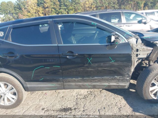 JN1BJ1CP5HW030885 Nissan Rogue Sport S