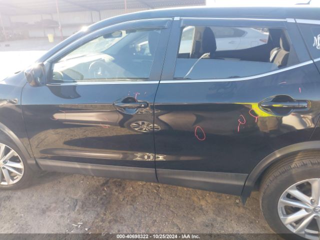JN1BJ1CP5HW030885 Nissan Rogue Sport S