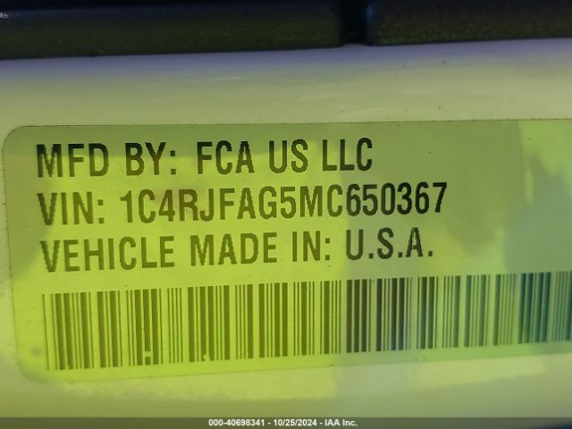 1C4RJFAG5MC650367 Jeep Grand Cherokee Laredo E 4x4