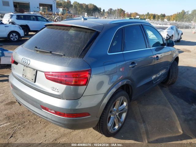 WA1JCCFS2HR017700 Audi Q3 2.0t Premium