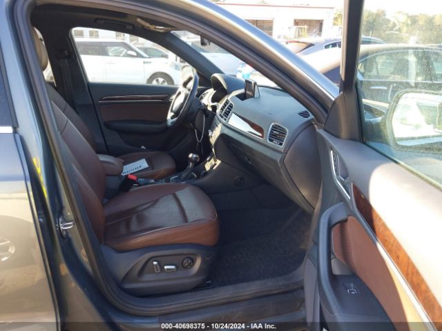 WA1JCCFS2HR017700 Audi Q3 2.0t Premium
