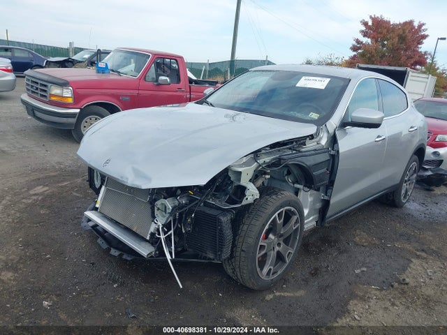 ZN661XUA9JX292113 Maserati Levante