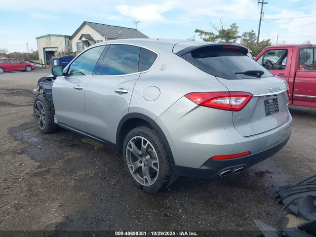 ZN661XUA9JX292113 Maserati Levante
