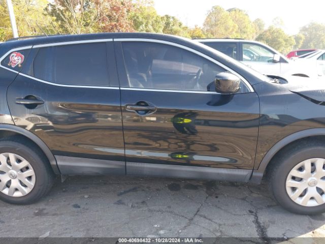 JN1BJ1CP0KW525423 Nissan Rogue Sport S