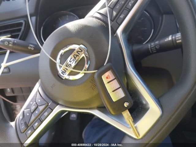 JN1BJ1CP5JW103291 Nissan Rogue Sport S