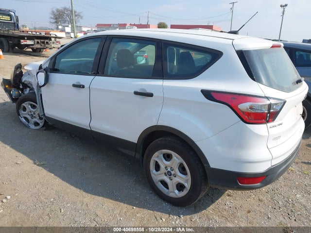 Ford ESCAPE S 2017 1FMCU0F77HUB64898 Image 3