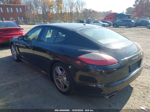 2011 PORSCHE PANAMERA WP0AA2A75BL011330 Photo 2