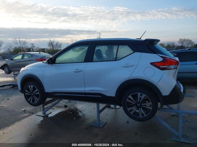 3N1CP5CU8KL532318 Nissan KICKS SR