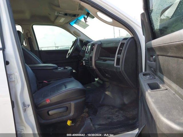 3C6RR6KG6MG563279 RAM 1500 Classic Tradesman  4x2 5'7 Box