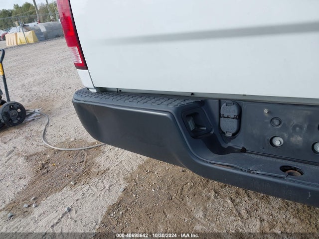 3C6RR6KG6MG563279 RAM 1500 Classic Tradesman  4x2 5'7 Box