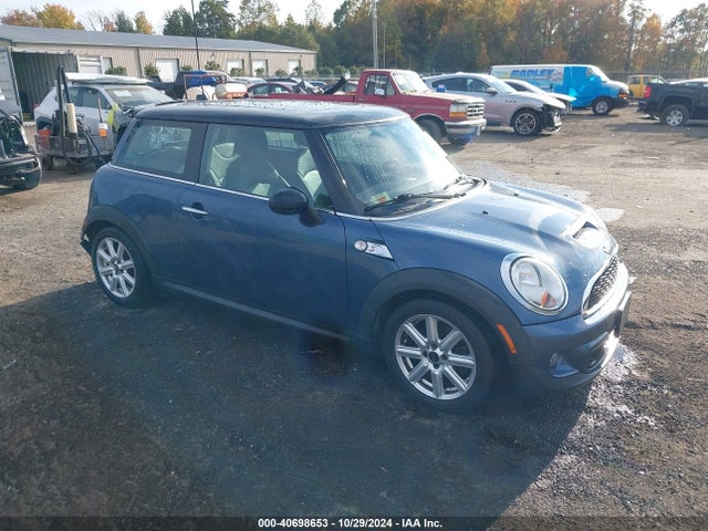 2011 MINI COOPER S WMWSV3C53BTY13186 Photo 0