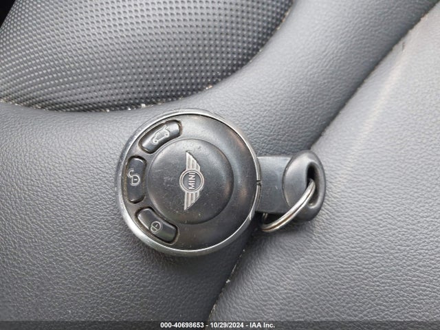 2011 MINI COOPER S WMWSV3C53BTY13186 Photo 10
