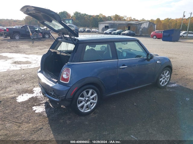 2011 MINI COOPER S WMWSV3C53BTY13186 Photo 3