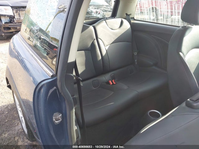 2011 MINI COOPER S WMWSV3C53BTY13186 Photo 7