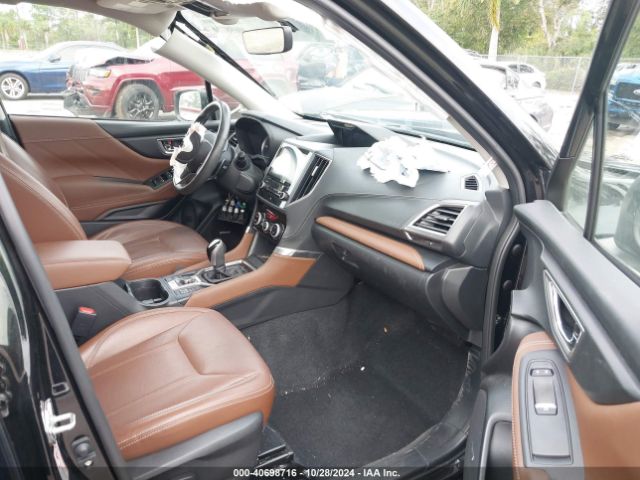 JF2SKAWC9KH583068 Subaru Forester Touring