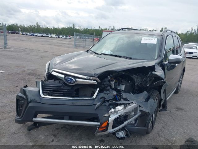 JF2SKAWC9KH583068 Subaru Forester Touring