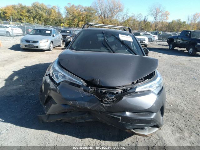 NMTKHMBXXJR007571 Toyota C-hr Xle Premium