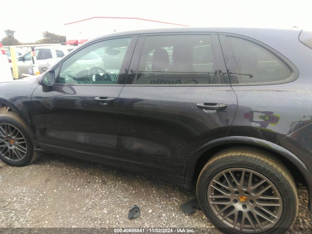 WP1AA2A29JKA05036 Porsche Cayenne Platinum Edition