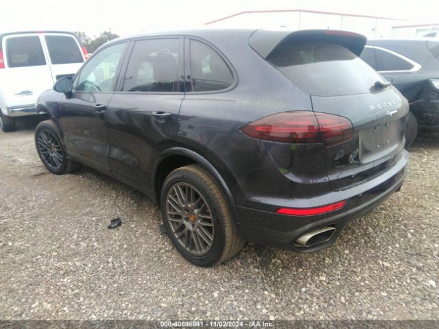 2018 PORSCHE CAYENNE WP1AA2A29JKA05036 Photo 2