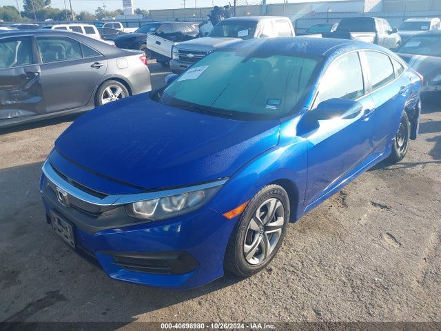 Honda Civic Lx 2018 2HGFC2F54JH579055 Image 2