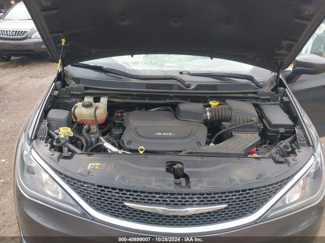 2C4RC1BG4HR823594 Chrysler Pacifica Touring Plus