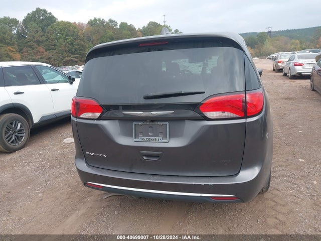 2C4RC1BG4HR823594 Chrysler Pacifica Touring Plus