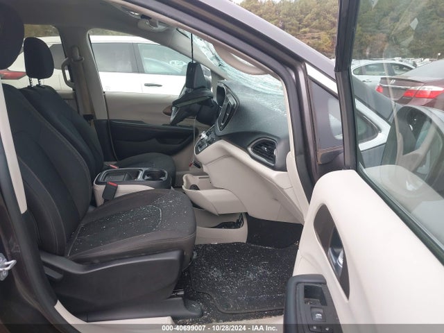 2C4RC1BG4HR823594 Chrysler Pacifica Touring Plus