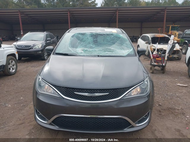2C4RC1BG4HR823594 Chrysler Pacifica Touring Plus